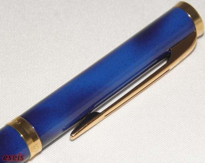 Ołówek niebieski klips