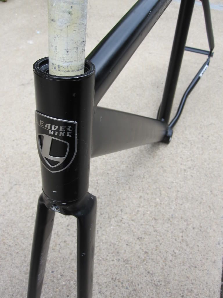 http://i946.photobucket.com/albums/ad308/AnthonyinSeattle/Leader%20725%2055cm%20For%20Sale/LeaderBikeForSale55cm015.jpg