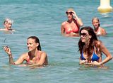 th_bikini-bar-refaeli6.jpg