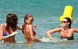 th_bikini-bar-refaeli8.jpg