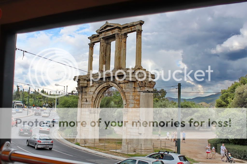 http://i946.photobucket.com/albums/ad302/Tanmel0809/24%20hours%20in%20Athens/6IMG_5045_.jpg