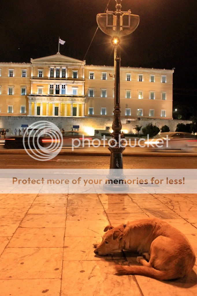 http://i946.photobucket.com/albums/ad302/Tanmel0809/24%20hours%20in%20Athens/IMG_5531_.jpg