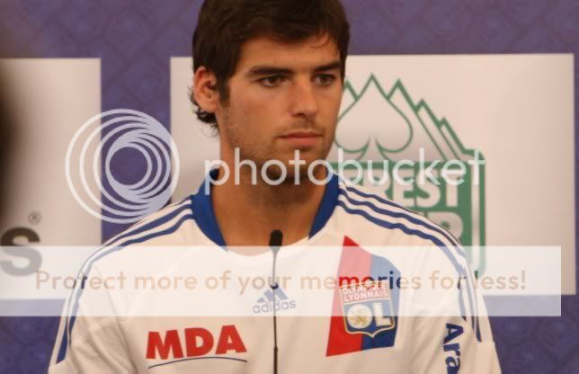 http://i946.photobucket.com/albums/ad307/amandine69/Yoann%20Gourcuff/250810gff.jpg