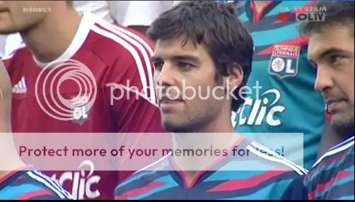 http://i946.photobucket.com/albums/ad307/amandine69/Yoann%20Gourcuff/52.jpg